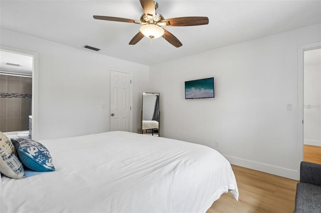 For Sale: $599,000 (3 beds, 2 baths, 1677 Square Feet)