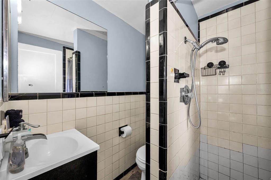 En Venta: $269,900 (0 camas, 1 baños, 260 Pies cuadrados)