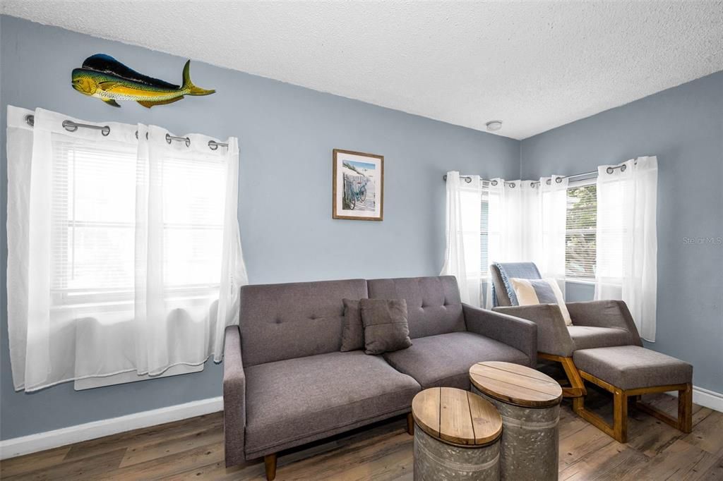 En Venta: $269,900 (0 camas, 1 baños, 260 Pies cuadrados)