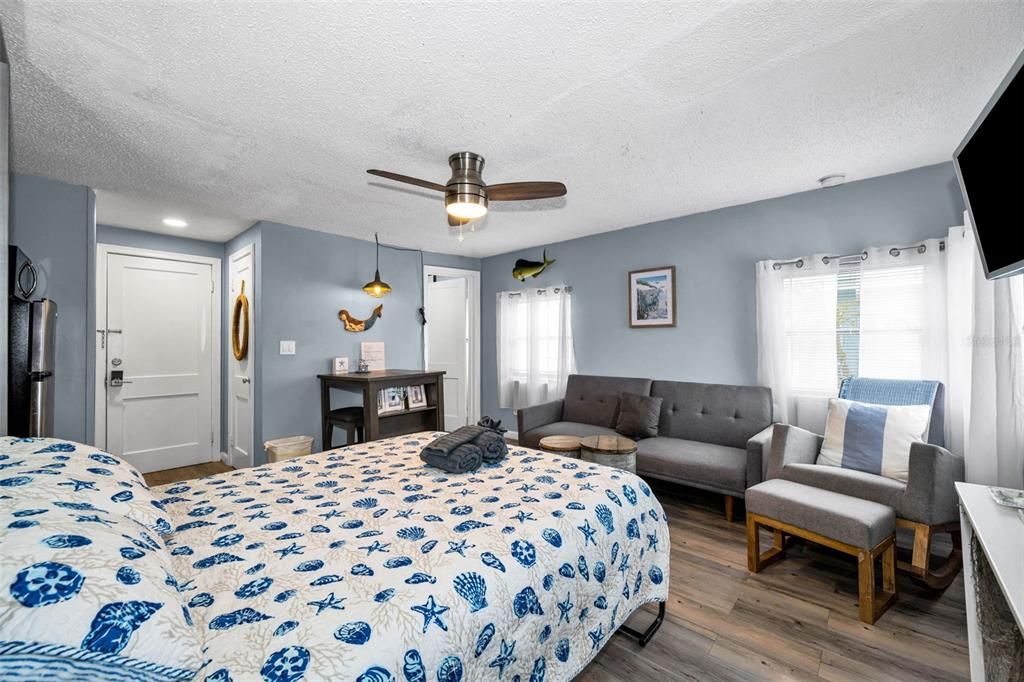 En Venta: $269,900 (0 camas, 1 baños, 260 Pies cuadrados)