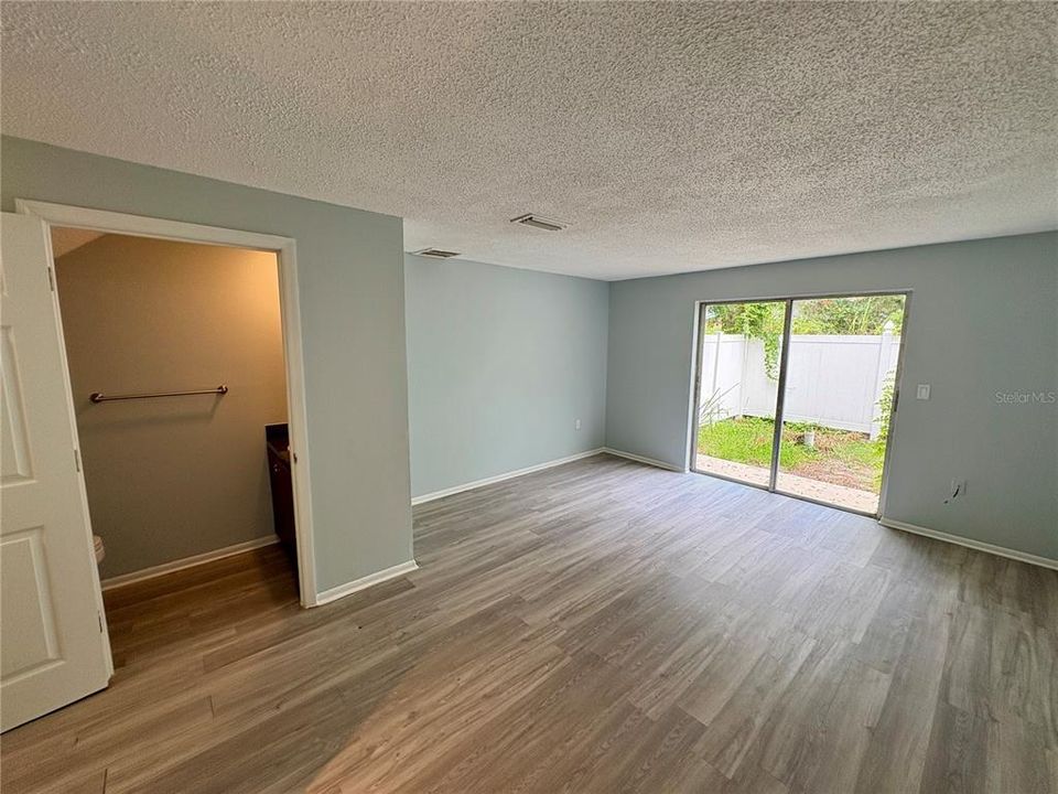 For Rent: $1,350 (2 beds, 1 baths, 1209 Square Feet)