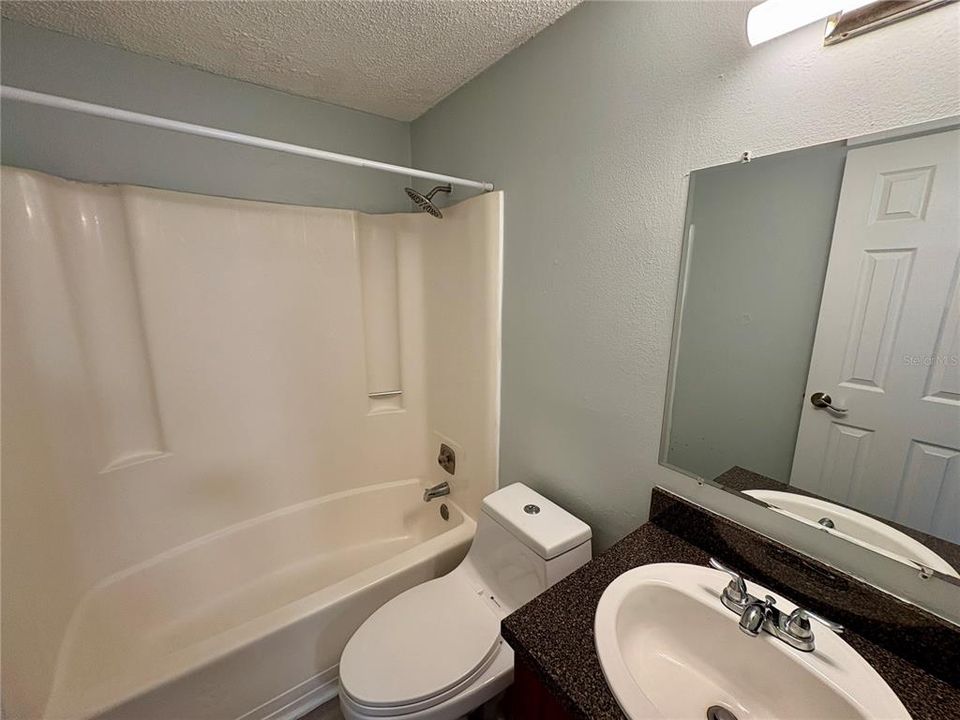 For Rent: $1,350 (2 beds, 1 baths, 1209 Square Feet)