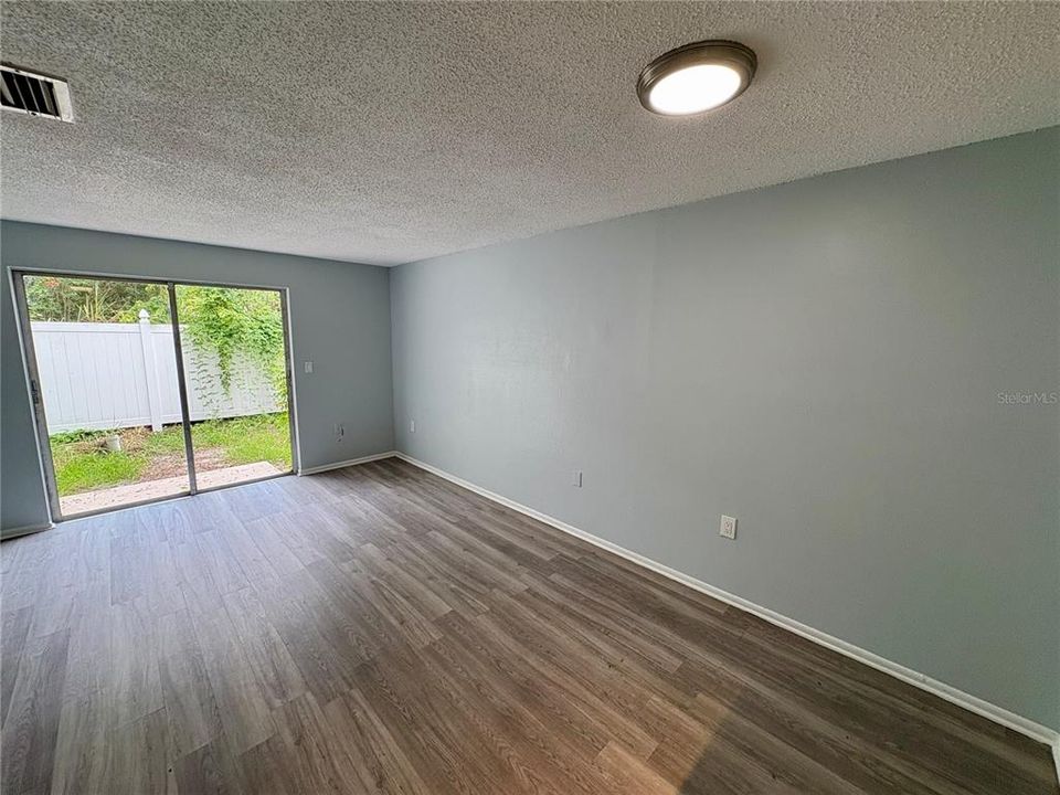 For Rent: $1,350 (2 beds, 1 baths, 1209 Square Feet)