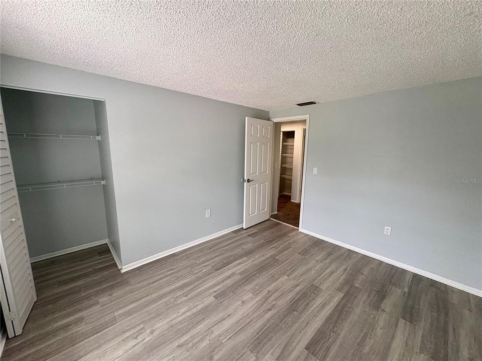 For Rent: $1,350 (2 beds, 1 baths, 1209 Square Feet)