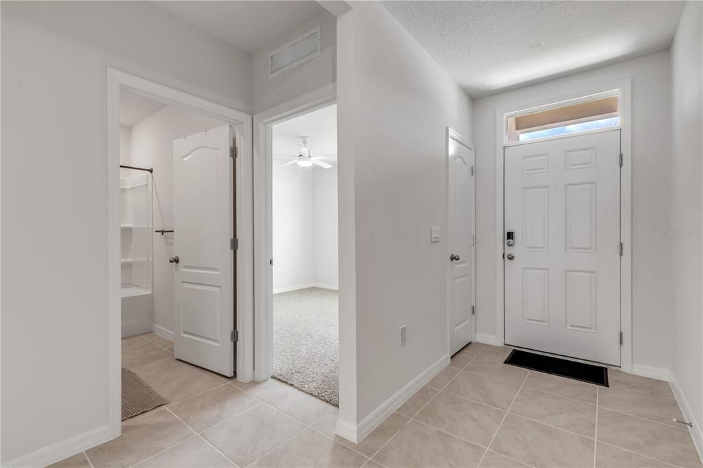 На продажу: $349,000 (3 спален, 2 ванн, 1828 Квадратных фут)