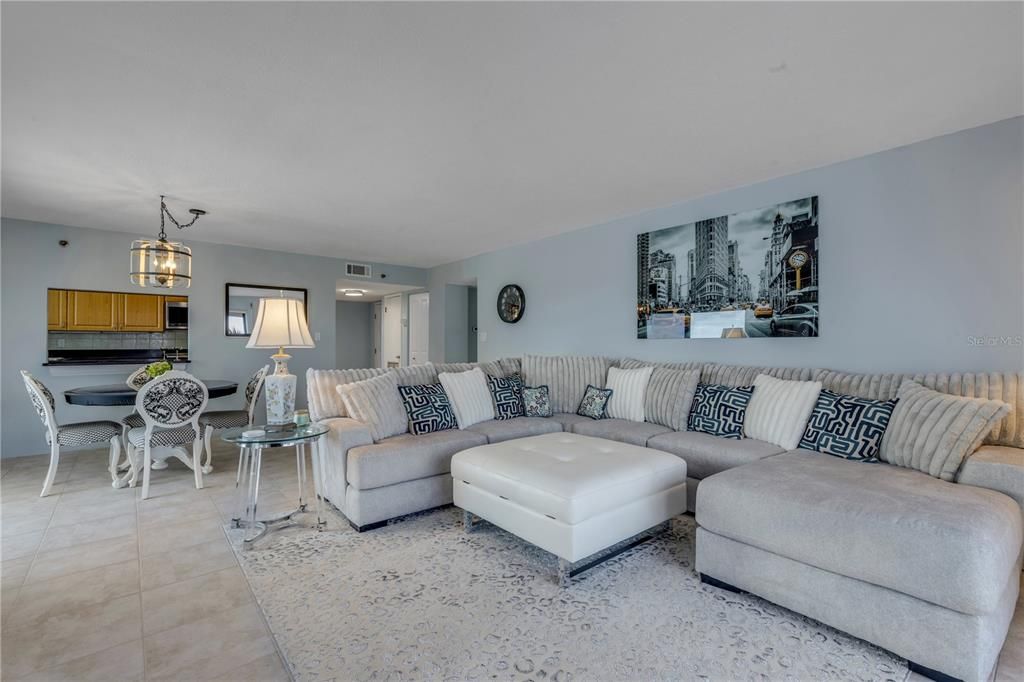 En Venta: $619,000 (2 camas, 2 baños, 1259 Pies cuadrados)
