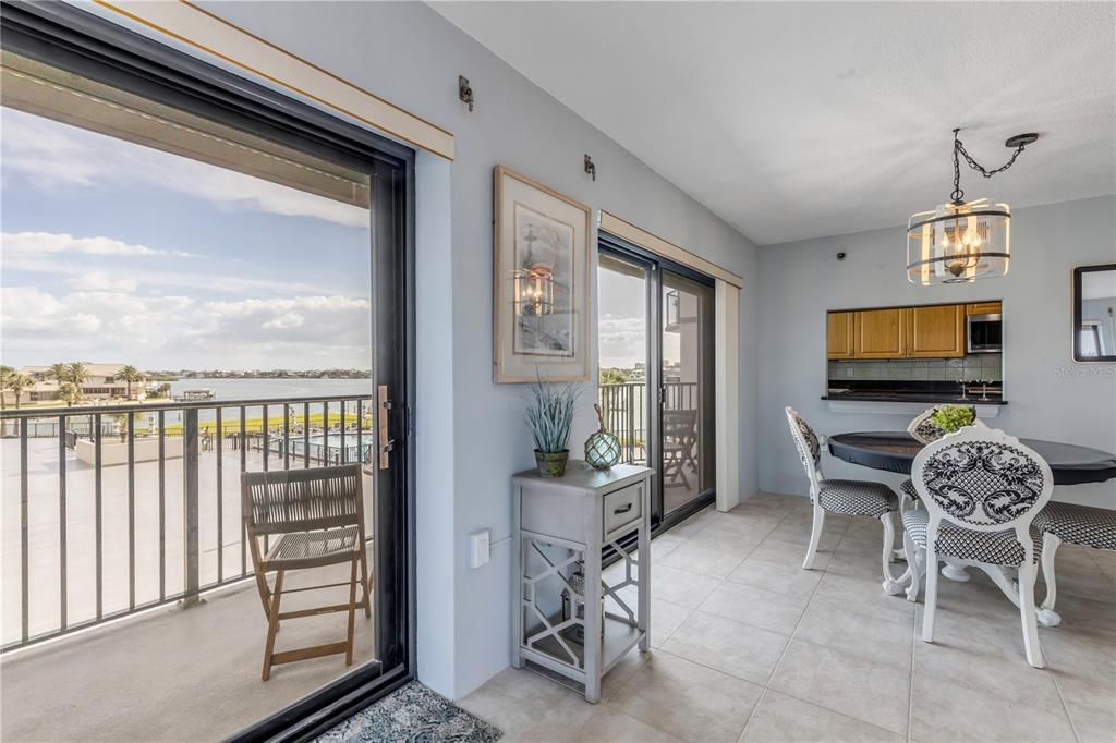 En Venta: $619,000 (2 camas, 2 baños, 1259 Pies cuadrados)