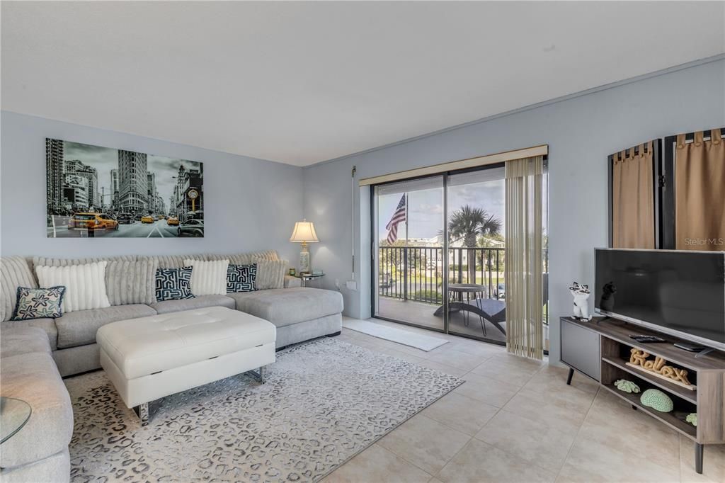 En Venta: $619,000 (2 camas, 2 baños, 1259 Pies cuadrados)