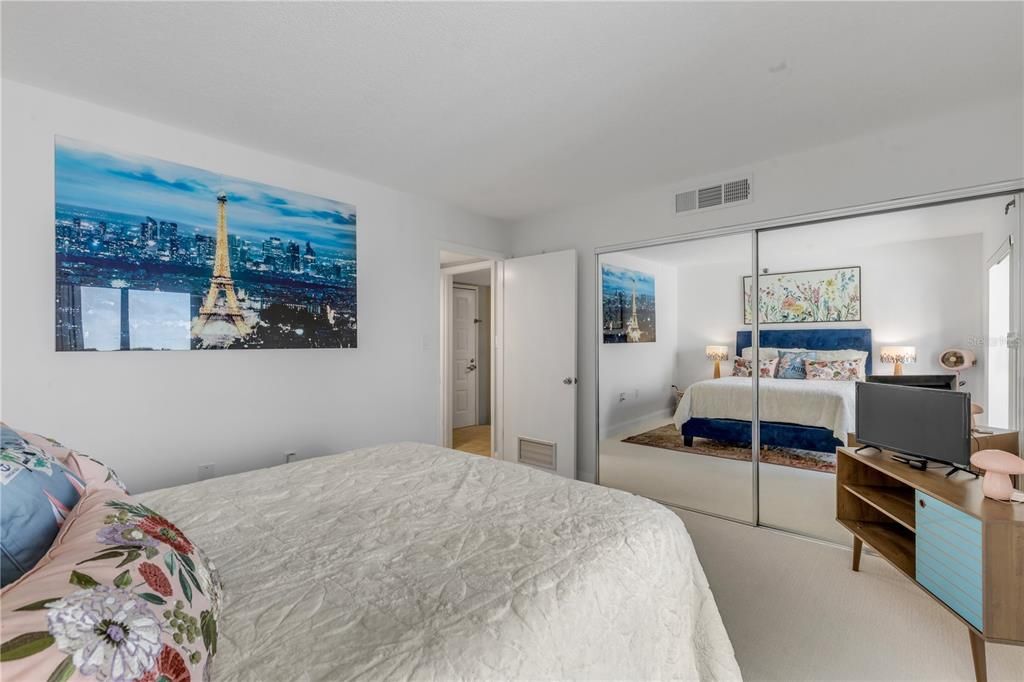 En Venta: $619,000 (2 camas, 2 baños, 1259 Pies cuadrados)