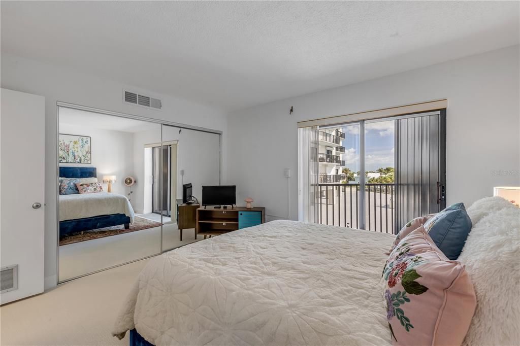 En Venta: $619,000 (2 camas, 2 baños, 1259 Pies cuadrados)