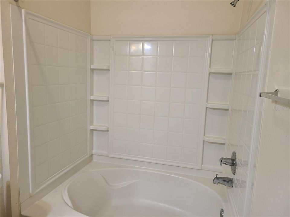 For Rent: $1,350 (1 beds, 1 baths, 794 Square Feet)