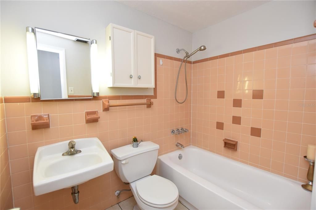 В аренду: $1,860 (3 спален, 2 ванн, 1232 Квадратных фут)