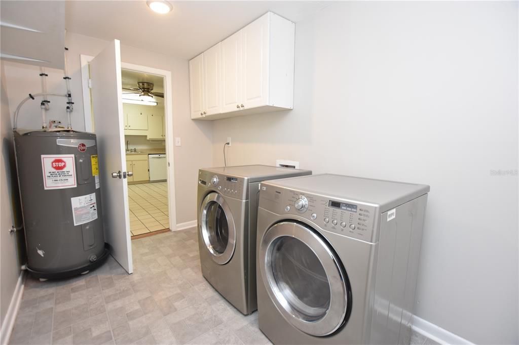 В аренду: $1,860 (3 спален, 2 ванн, 1232 Квадратных фут)