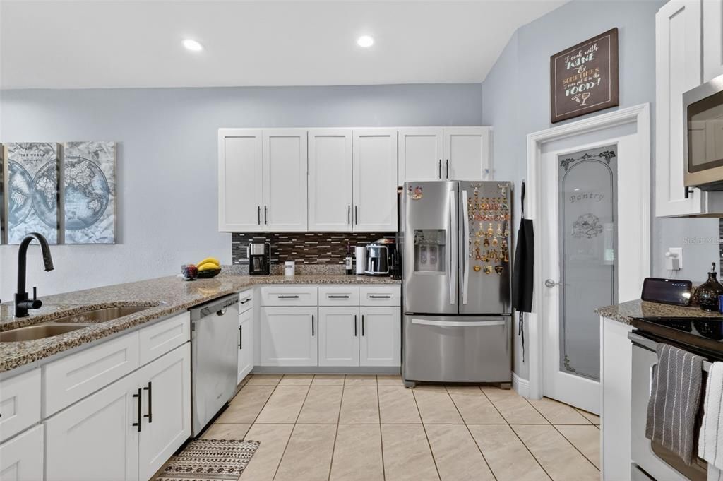 For Sale: $318,900 (3 beds, 2 baths, 1575 Square Feet)
