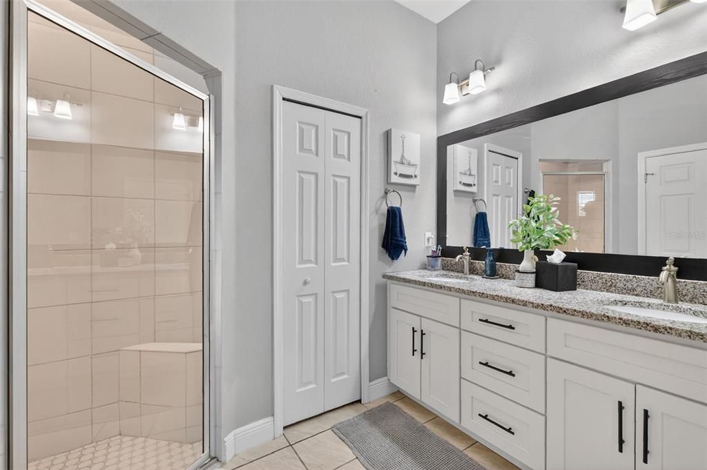 For Sale: $318,900 (3 beds, 2 baths, 1575 Square Feet)