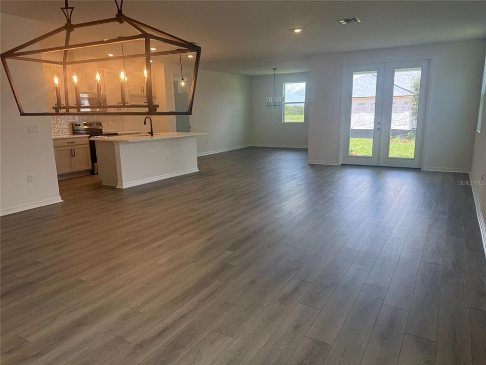 En Venta: $469,990 (3 camas, 2 baños, 2066 Pies cuadrados)