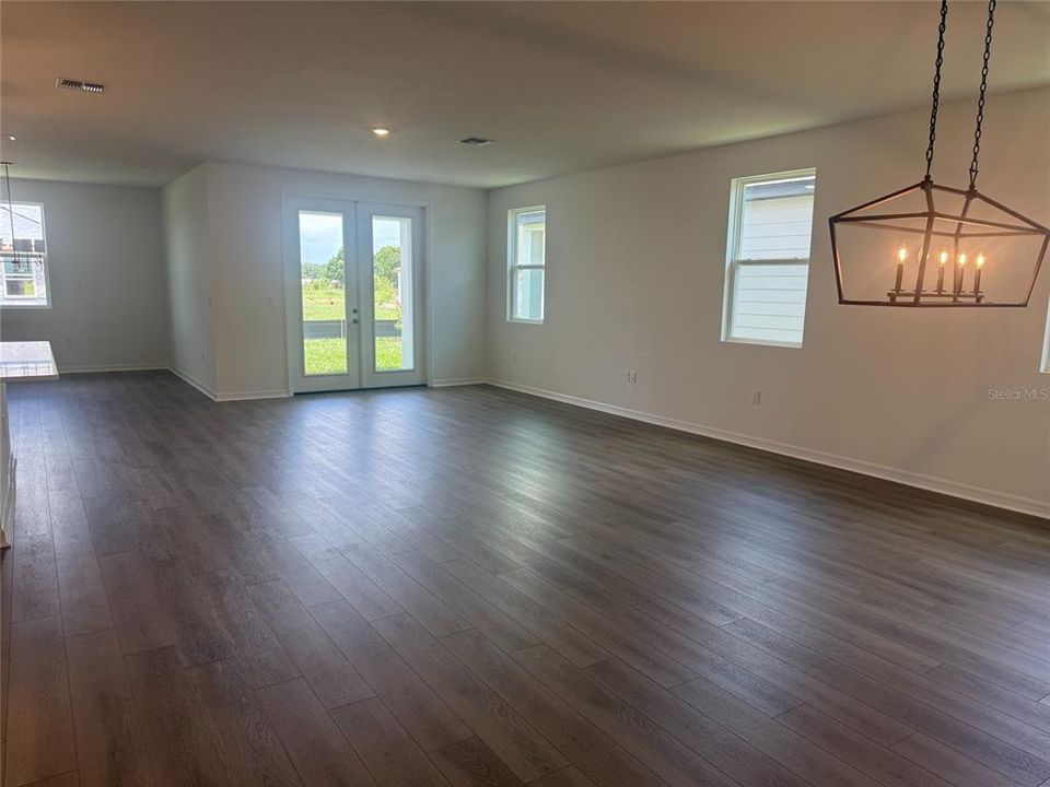 En Venta: $469,990 (3 camas, 2 baños, 2066 Pies cuadrados)