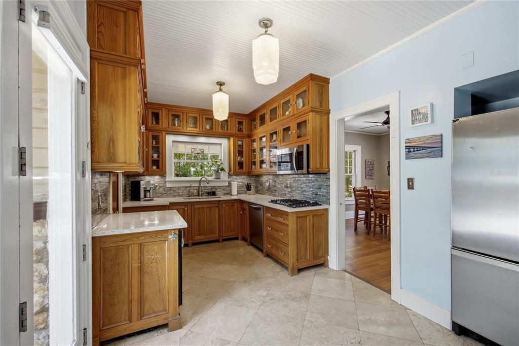 For Sale: $730,000 (4 beds, 3 baths, 2693 Square Feet)