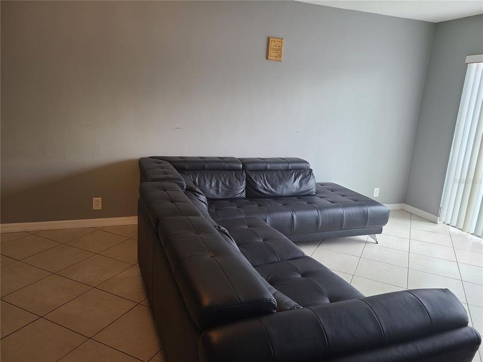 В аренду: $1,950 (2 спален, 2 ванн, 874 Квадратных фут)