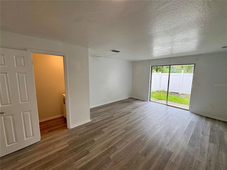 В аренду: $1,375 (2 спален, 1 ванн, 1209 Квадратных фут)