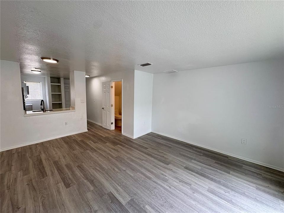 В аренду: $1,375 (2 спален, 1 ванн, 1209 Квадратных фут)