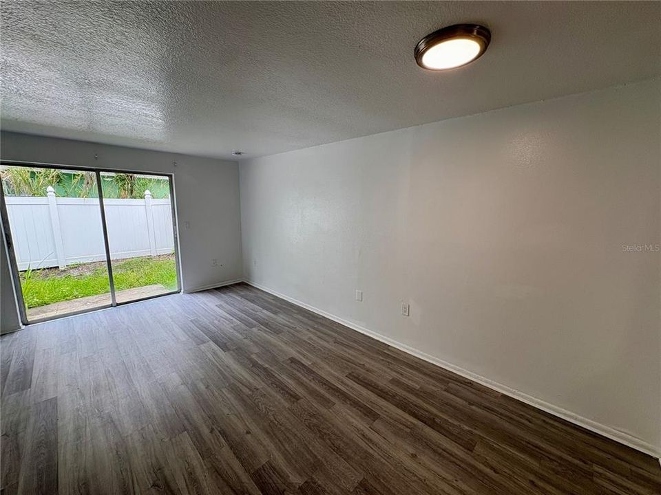 В аренду: $1,375 (2 спален, 1 ванн, 1209 Квадратных фут)