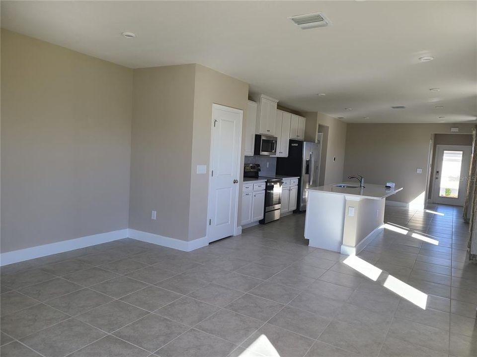 For Rent: $2,500 (3 beds, 2 baths, 1501 Square Feet)