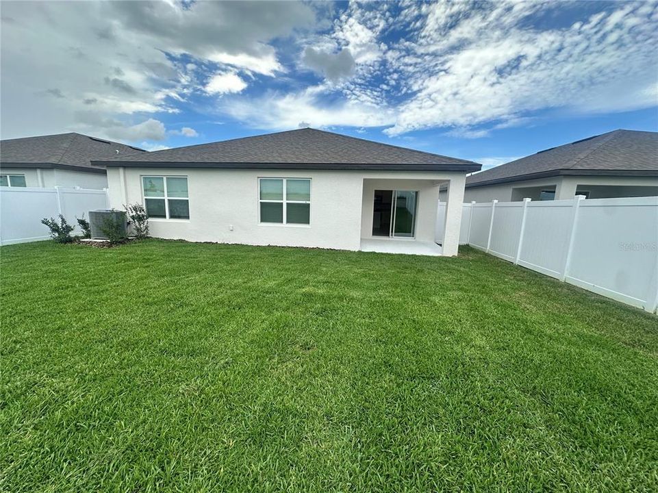 For Rent: $2,299 (4 beds, 2 baths, 1850 Square Feet)