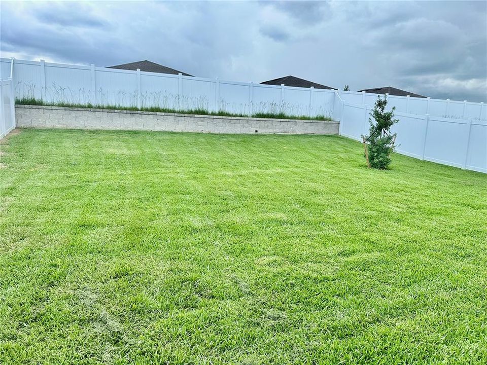 For Rent: $2,299 (4 beds, 2 baths, 1850 Square Feet)
