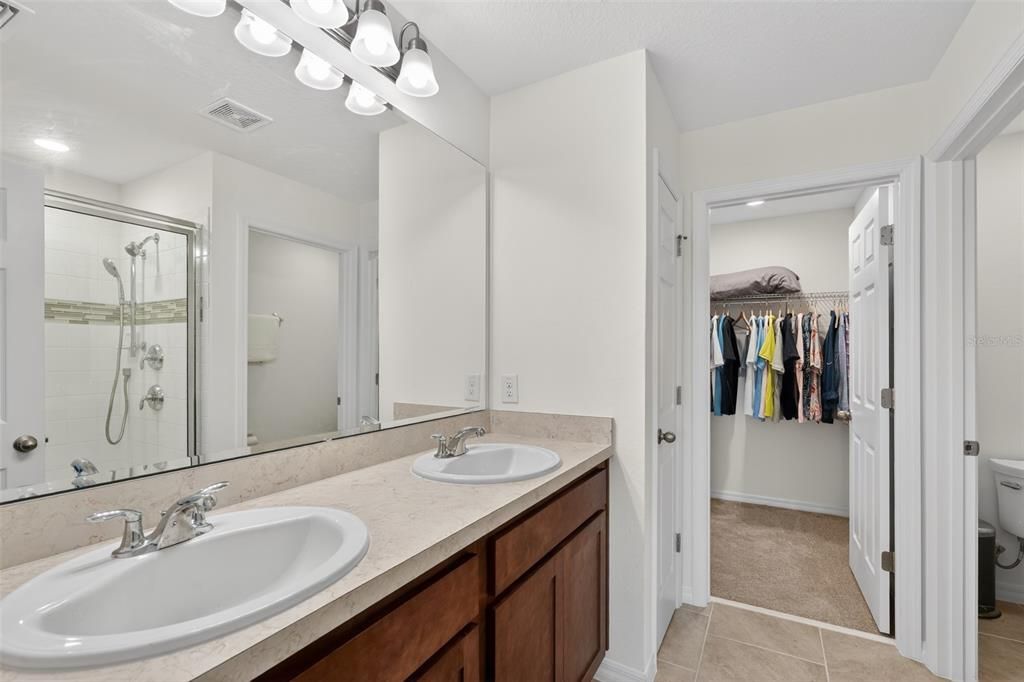 For Sale: $399,990 (4 beds, 2 baths, 1868 Square Feet)