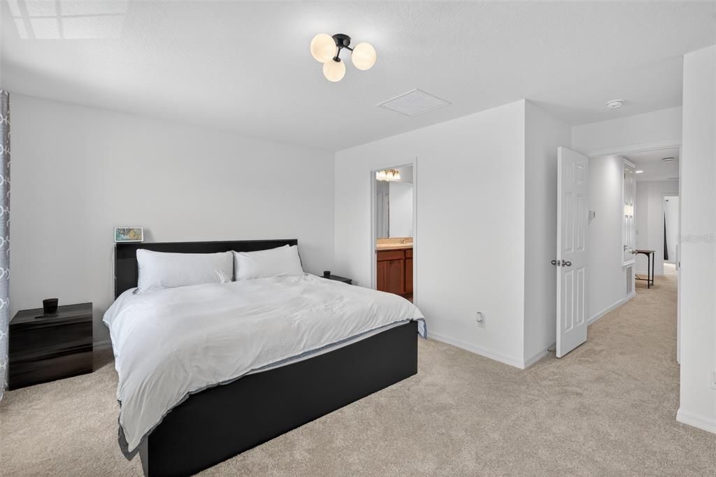 For Sale: $399,990 (4 beds, 2 baths, 1868 Square Feet)