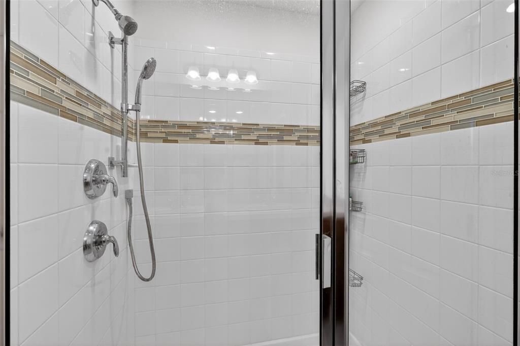 For Sale: $399,990 (4 beds, 2 baths, 1868 Square Feet)