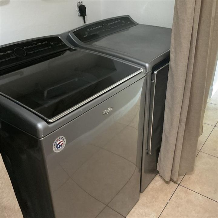 For Rent: $1,600 (3 beds, 2 baths, 1204 Square Feet)