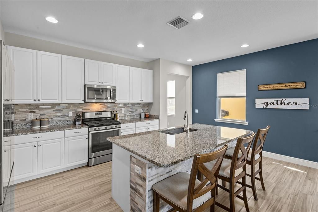For Sale: $739,900 (4 beds, 2 baths, 2890 Square Feet)