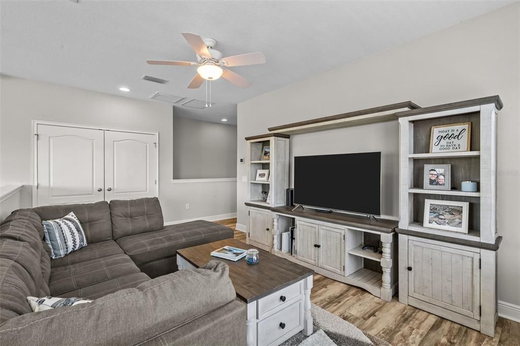 For Sale: $739,900 (4 beds, 2 baths, 2890 Square Feet)