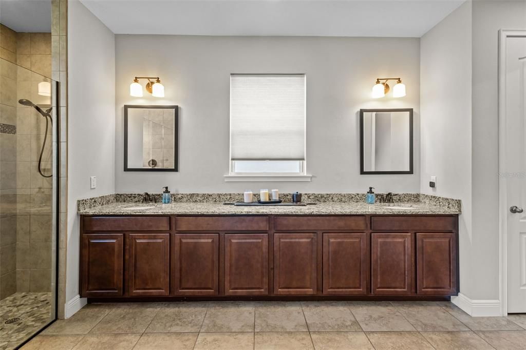 For Sale: $739,900 (4 beds, 2 baths, 2890 Square Feet)