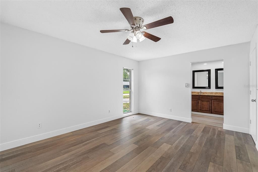 For Rent: $2,990 (3 beds, 2 baths, 1810 Square Feet)