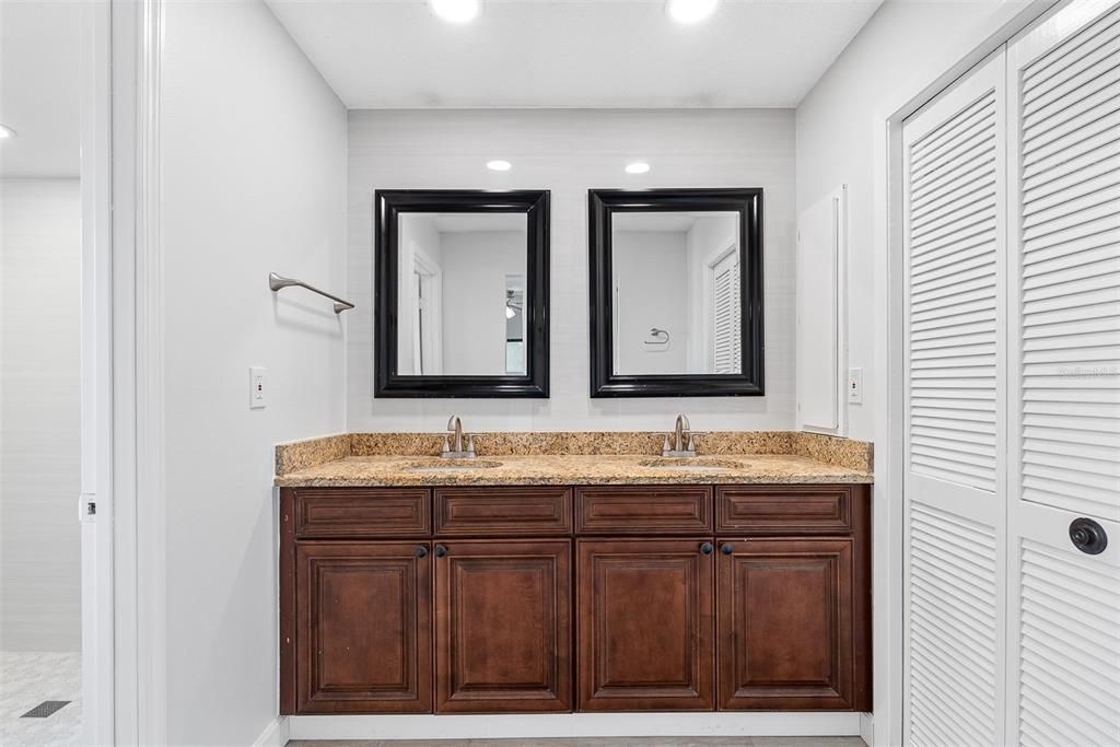 For Rent: $2,990 (3 beds, 2 baths, 1810 Square Feet)