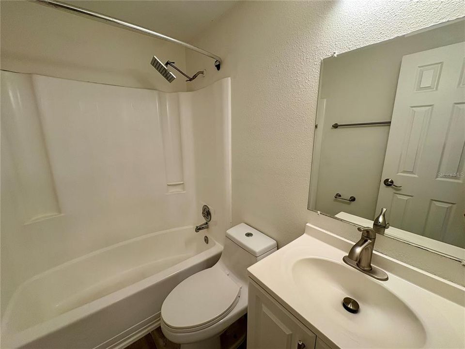 For Rent: $1,350 (2 beds, 1 baths, 1209 Square Feet)