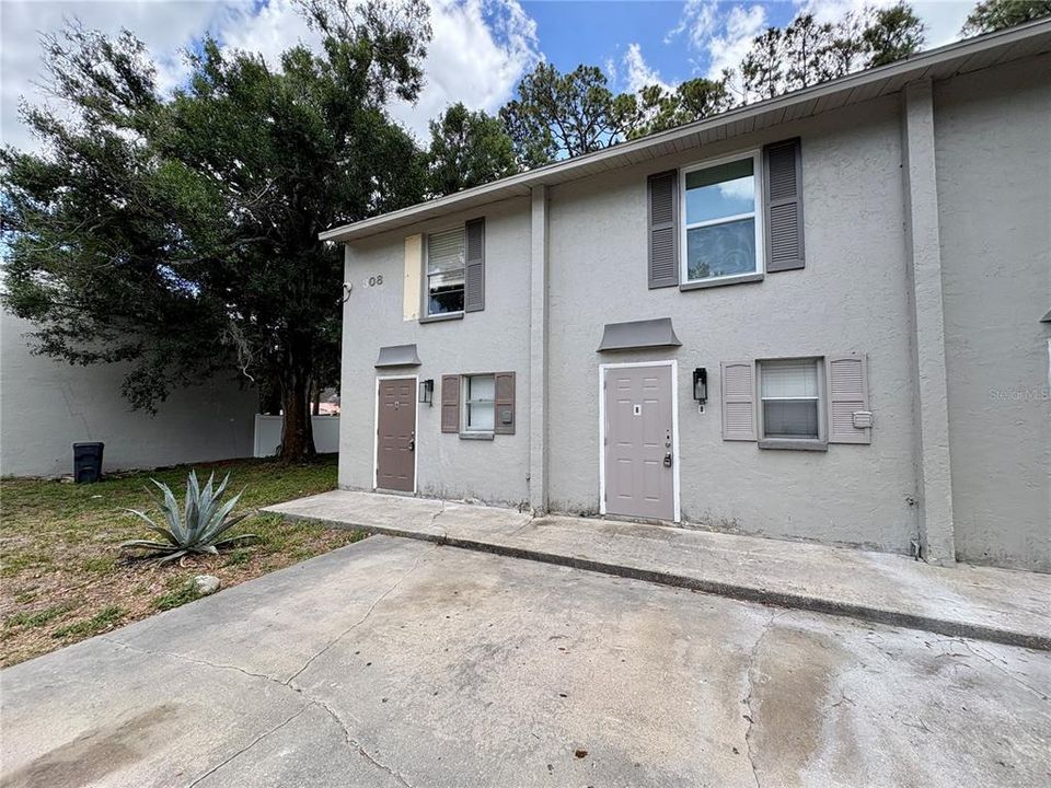 For Rent: $1,350 (2 beds, 1 baths, 1209 Square Feet)