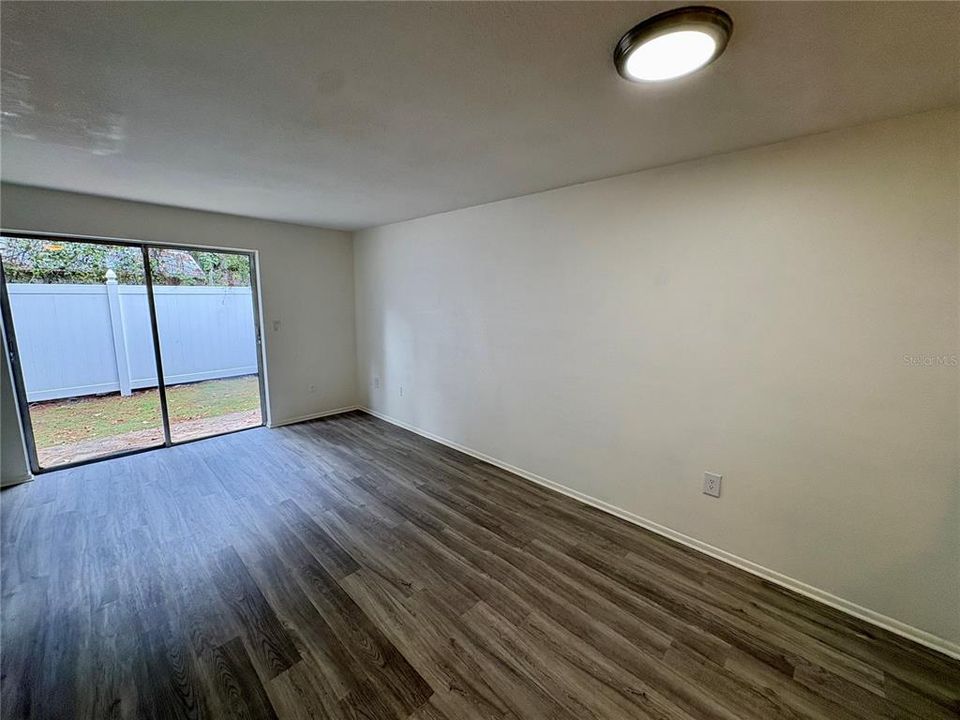 For Rent: $1,350 (2 beds, 1 baths, 1209 Square Feet)