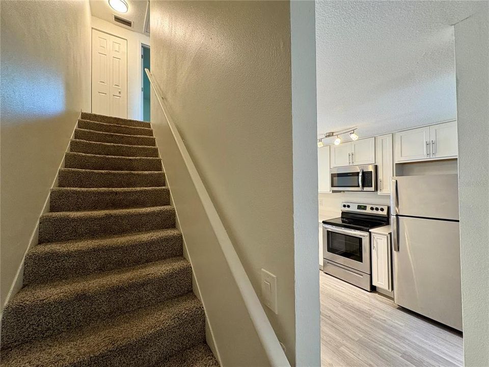 For Rent: $1,350 (2 beds, 1 baths, 1209 Square Feet)
