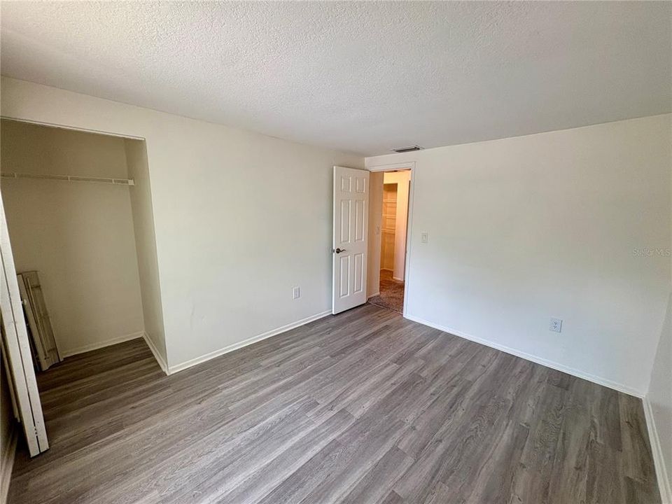 For Rent: $1,350 (2 beds, 1 baths, 1209 Square Feet)