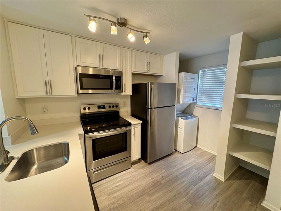For Rent: $1,350 (2 beds, 1 baths, 1209 Square Feet)
