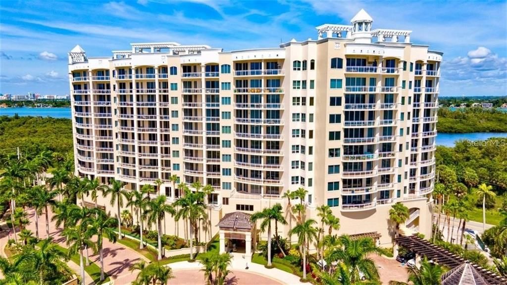 For Sale: $2,400,000 (2 beds, 2 baths, 2019 Square Feet)