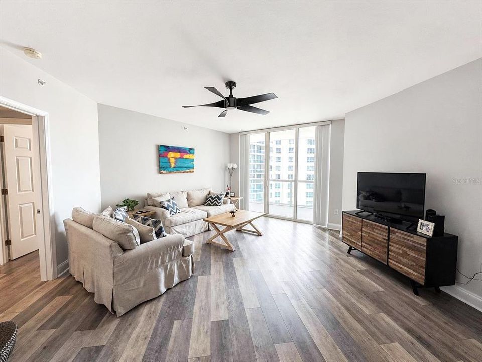 En Venta: $324,900 (2 camas, 2 baños, 1660 Pies cuadrados)