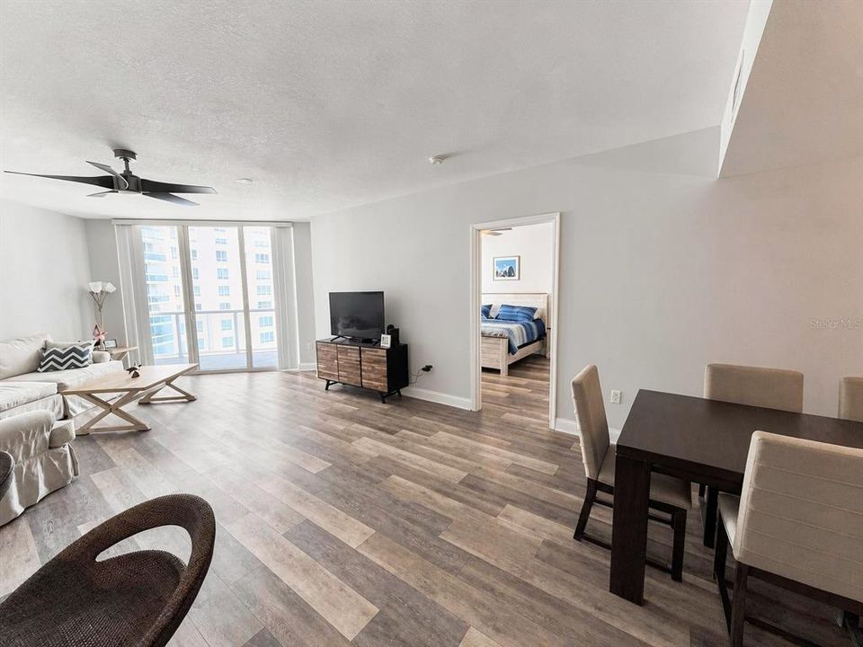 En Venta: $324,900 (2 camas, 2 baños, 1660 Pies cuadrados)
