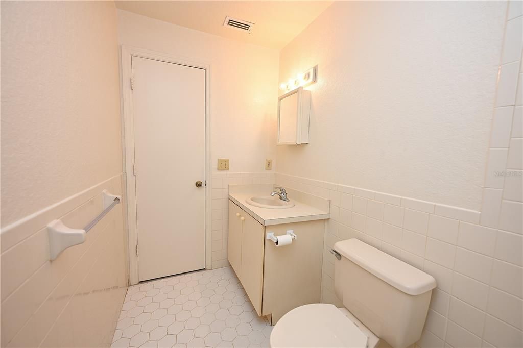 En Renta: $999 (1 camas, 1 baños, 1000 Pies cuadrados)