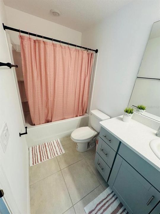 В аренду: $2,000 (3 спален, 2 ванн, 1275 Квадратных фут)