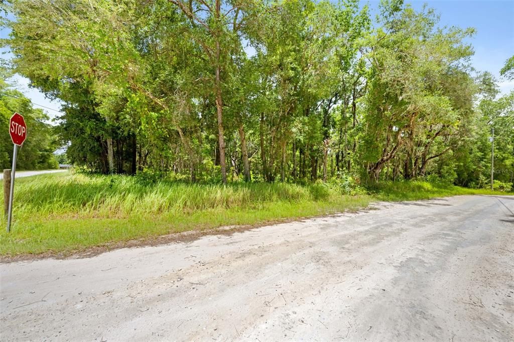 На продажу: $50,000 (0.88 acres)